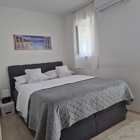 Room Near The Center Сплит Екстериор снимка